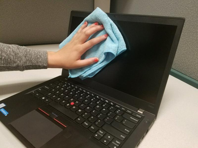 how to wipe laptop clean